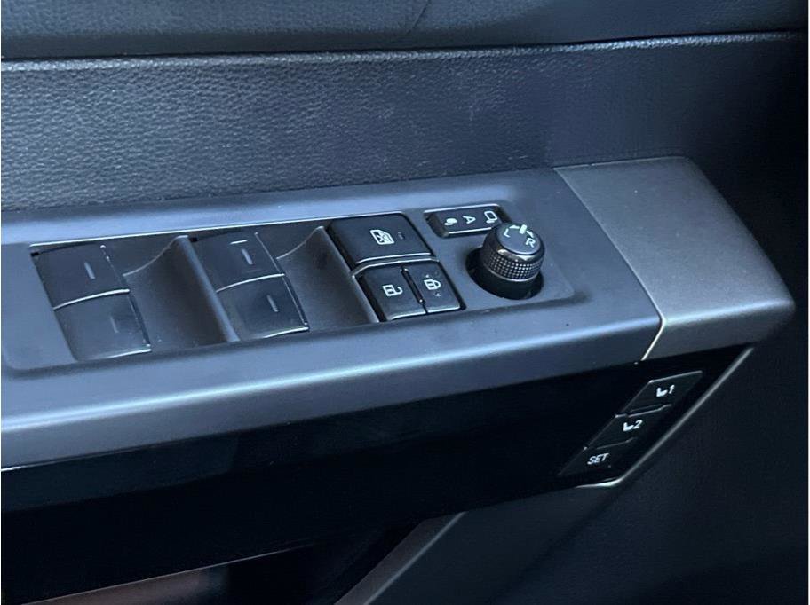 Used 2022 Toyota Tundra Limited image 21