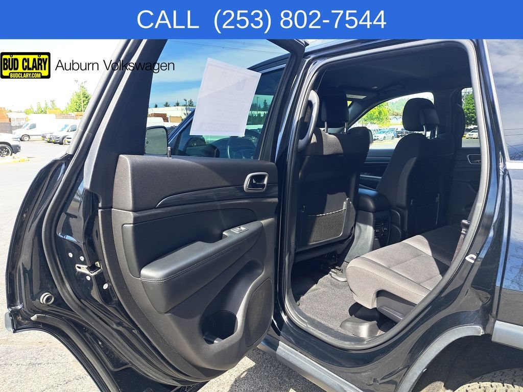 Used 2020 Jeep Grand Cherokee Laredo AWD/4WD image 11