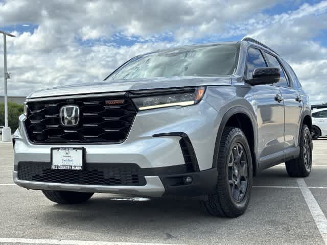 Certified 2025 Honda Pilot TrailSport image 11