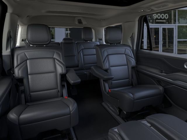 New 2025 Lincoln Navigator Reserve AWD/4WD image 11