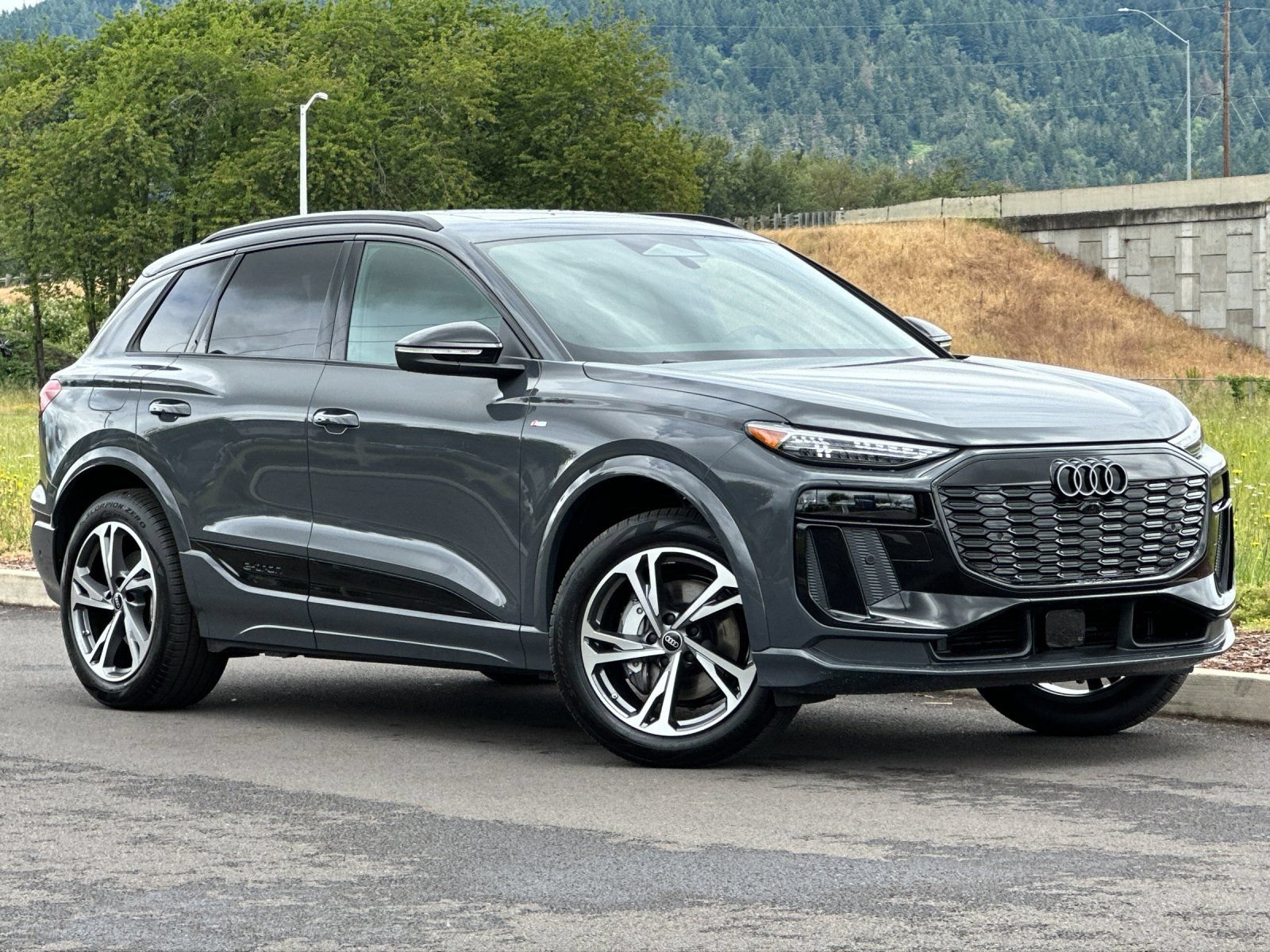 New 2027 Audi Q6 e-tron Premium Plus