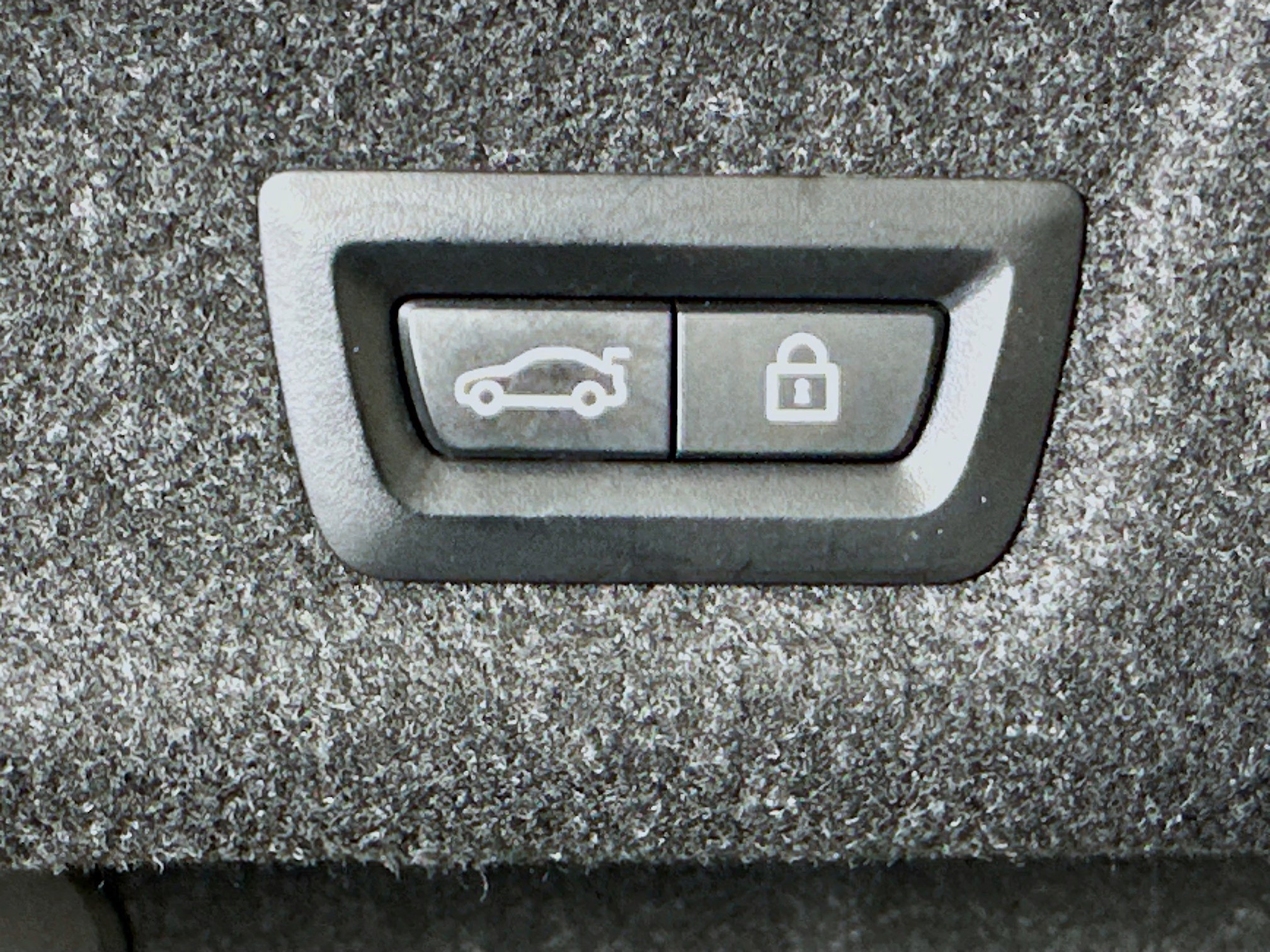 Used 2022 BMW 330e xDrive w/ Premium Package image 31