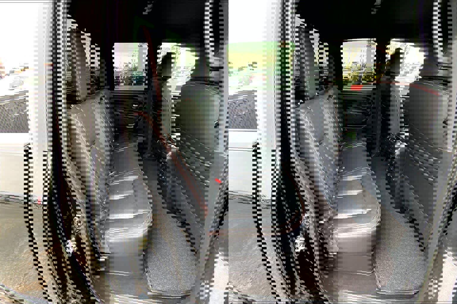 Used 2020 Nissan Titan PRO-4X w/ Pro-4x Convenience Package image 20