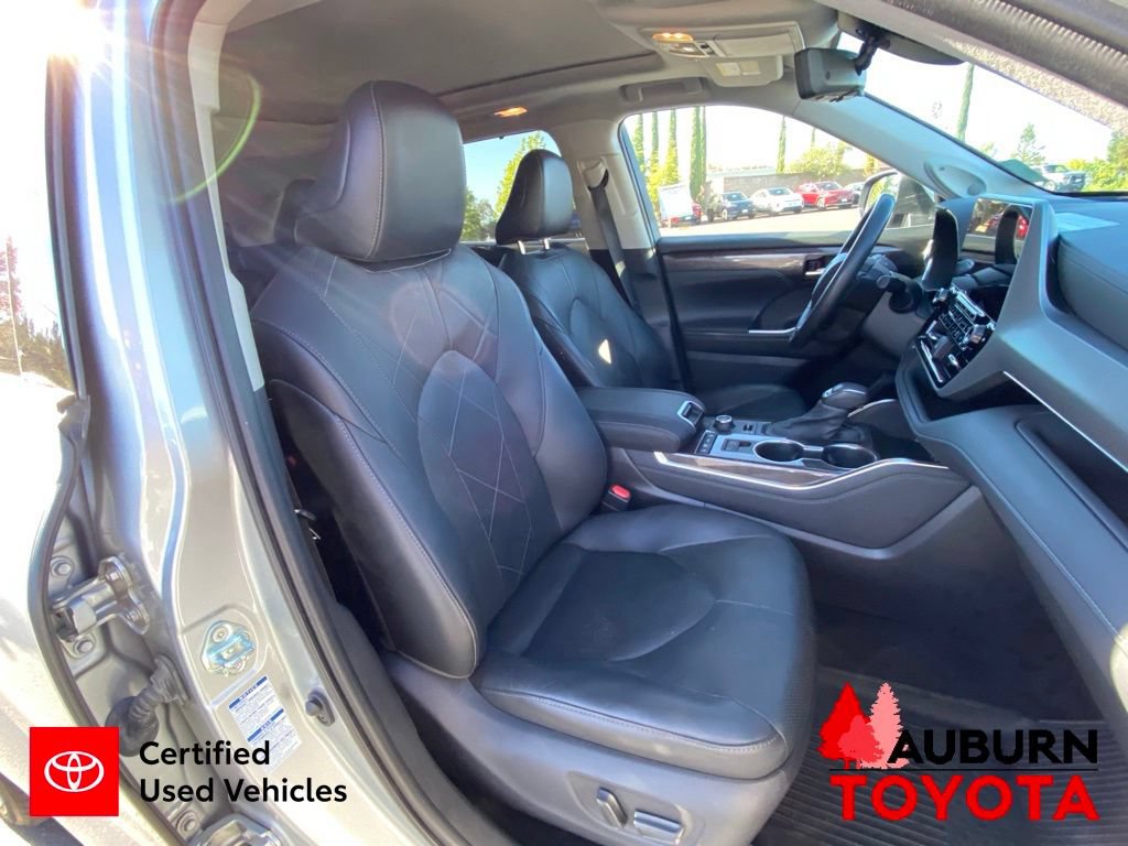 Certified 2020 Toyota Highlander Platinum AWD/4WD image 19