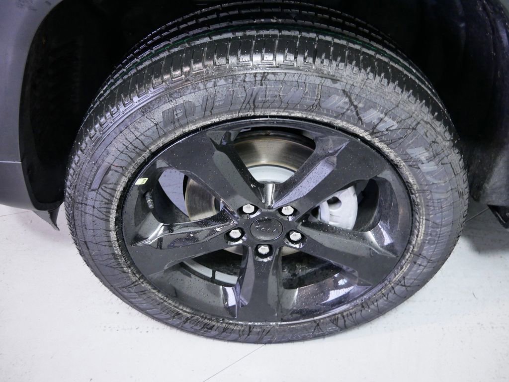 Certified 2024 Jeep Grand Cherokee Altitude image 21