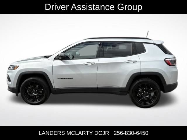 Used 2026 Jeep Compass Latitude w/ Quick Order Package 29K AWD/4WD image 7