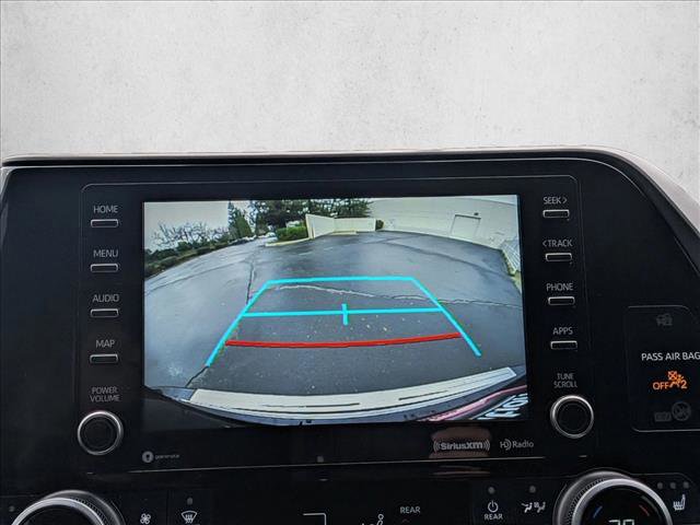 Used 2022 Toyota Highlander XLE image 15