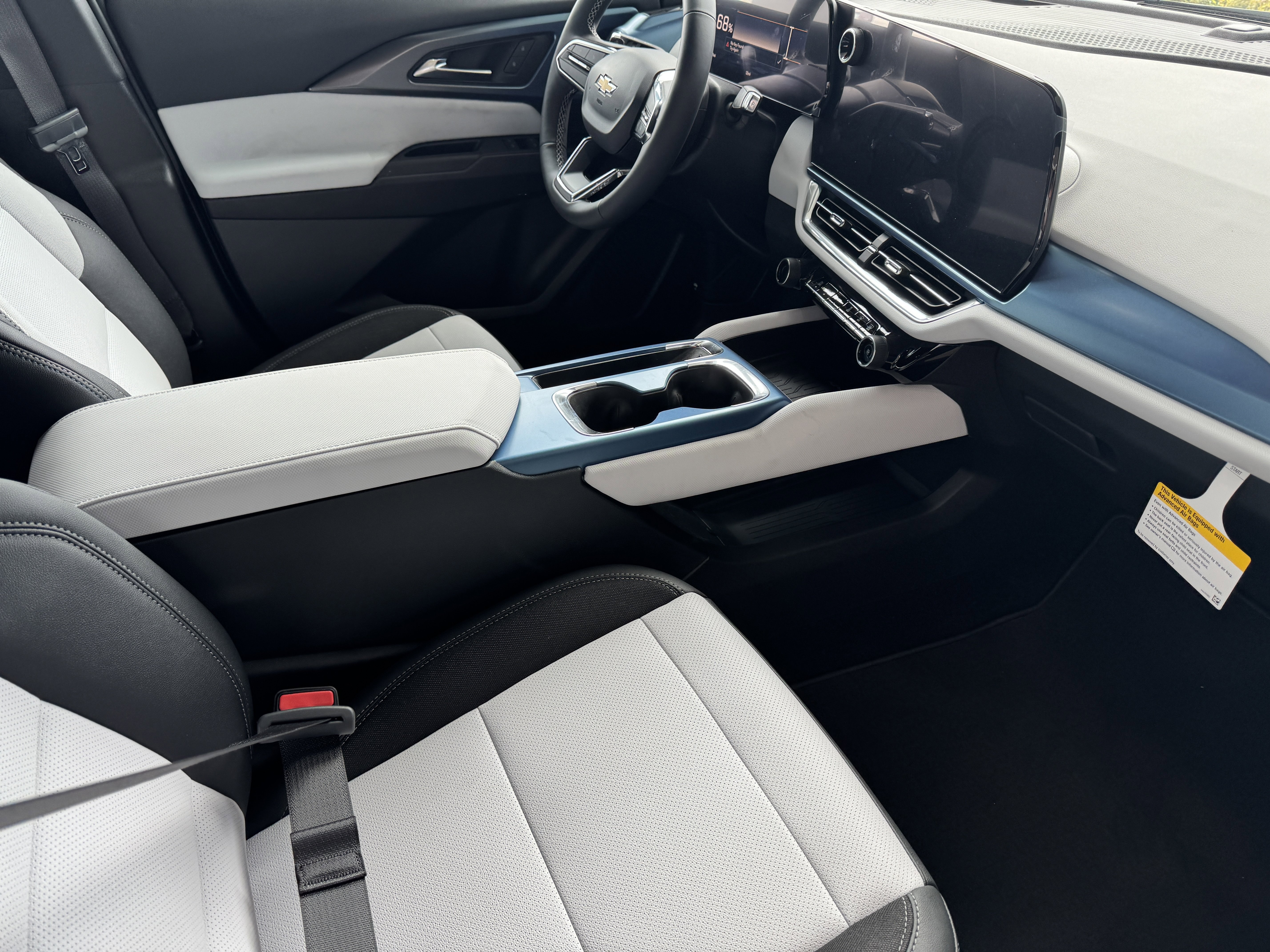 New 2026 Chevrolet Equinox EV LT AWD/4WD image 19