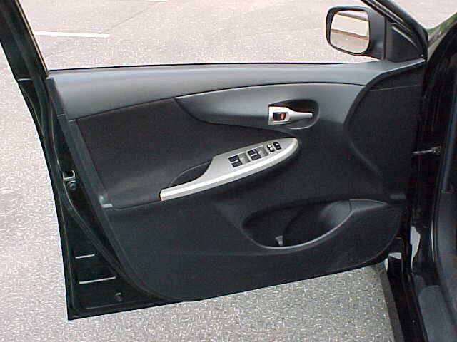 Used 2013 Toyota Corolla S w/ Premium Pkg FWD image 19