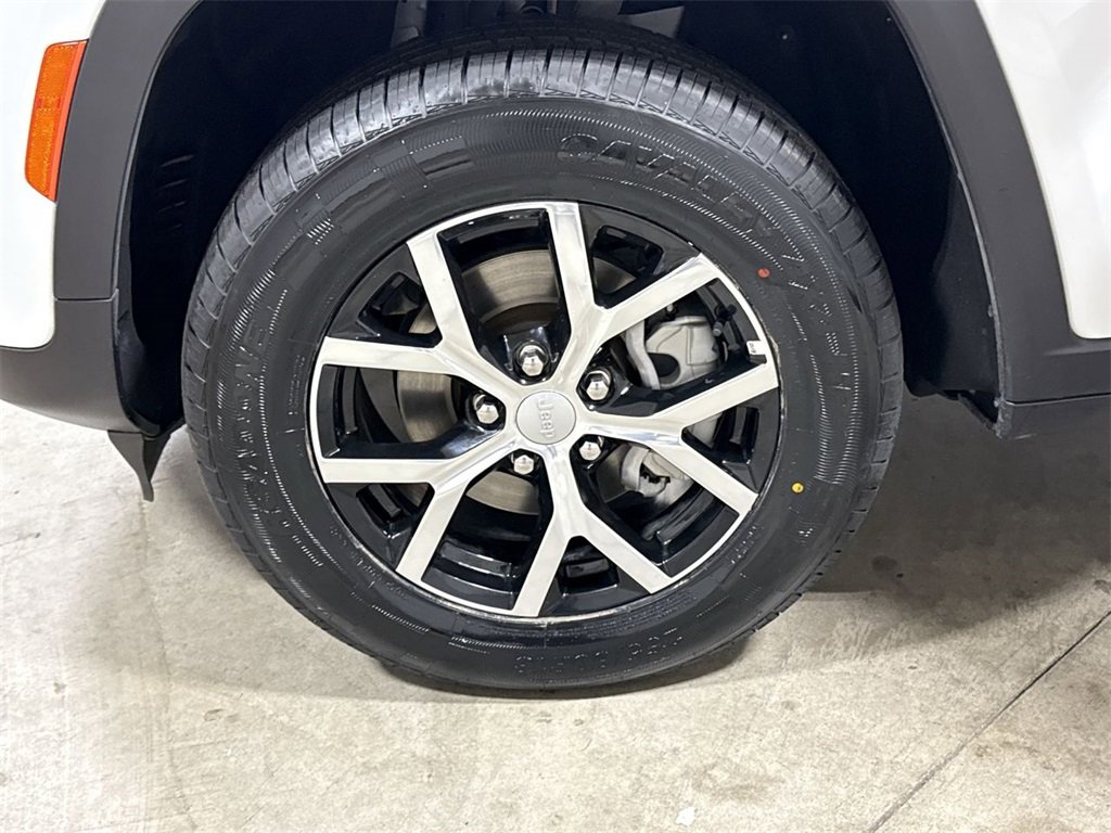 Used 2024 Jeep Grand Cherokee Limited image 26