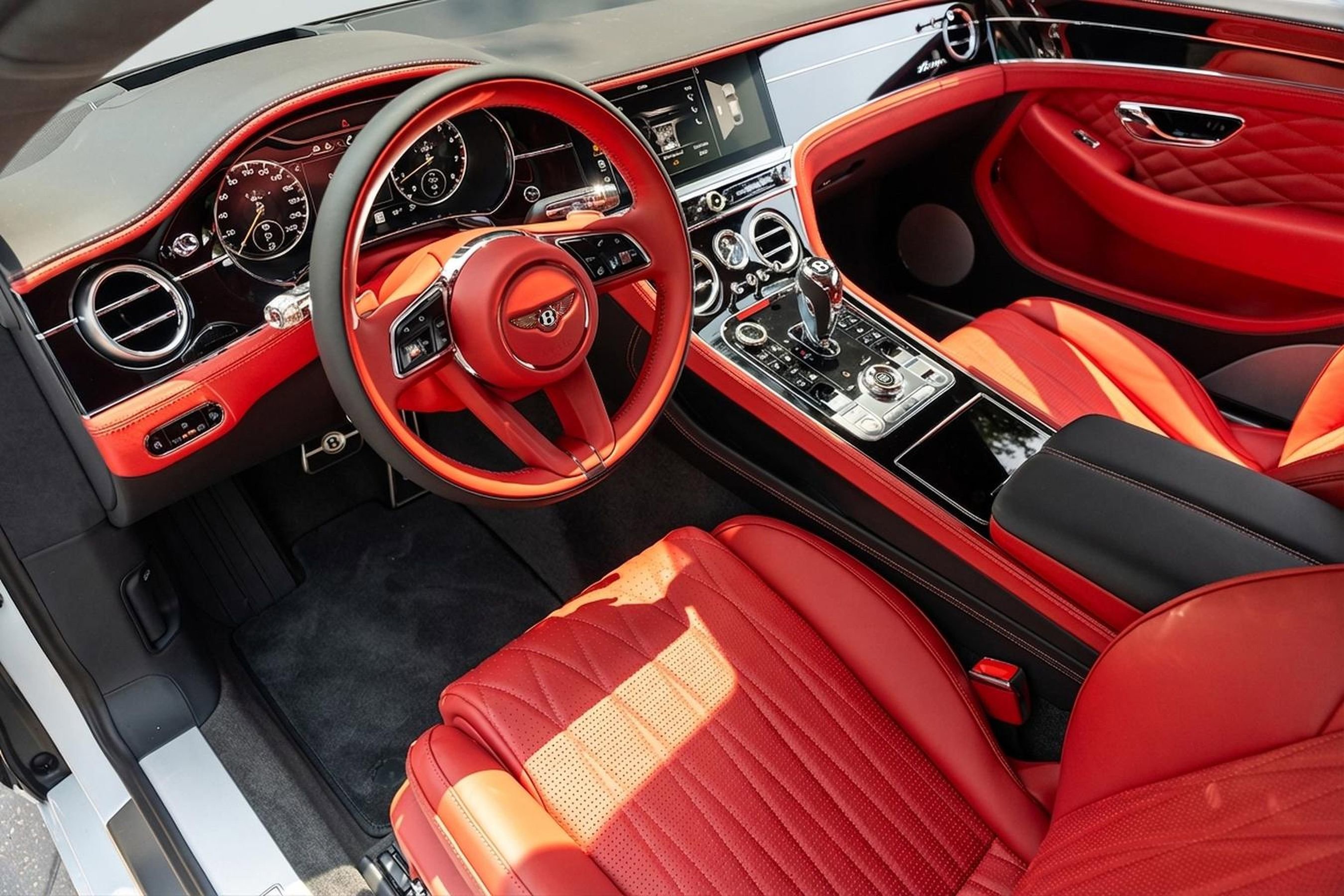 Used 2024 Bentley Continental GT Azure image 19