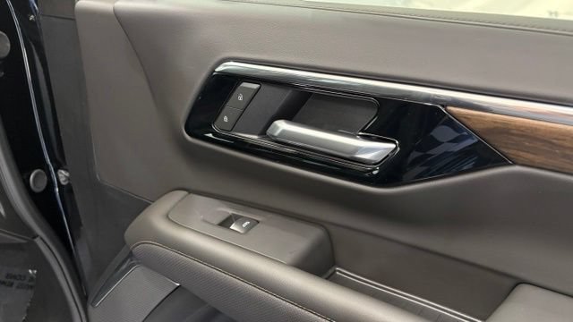 New 2026 Chevrolet Suburban High Country AWD/4WD image 28