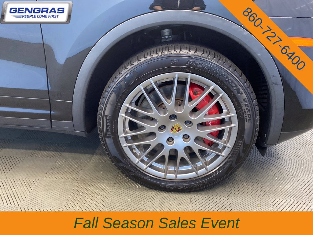 Used 2015 Porsche Cayenne Turbo AWD/4WD image 46