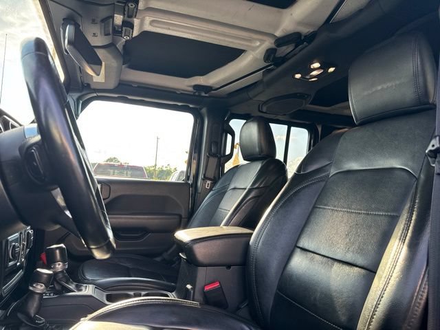 Used 2022 Jeep Wrangler Unlimited Sahara AWD/4WD image 31