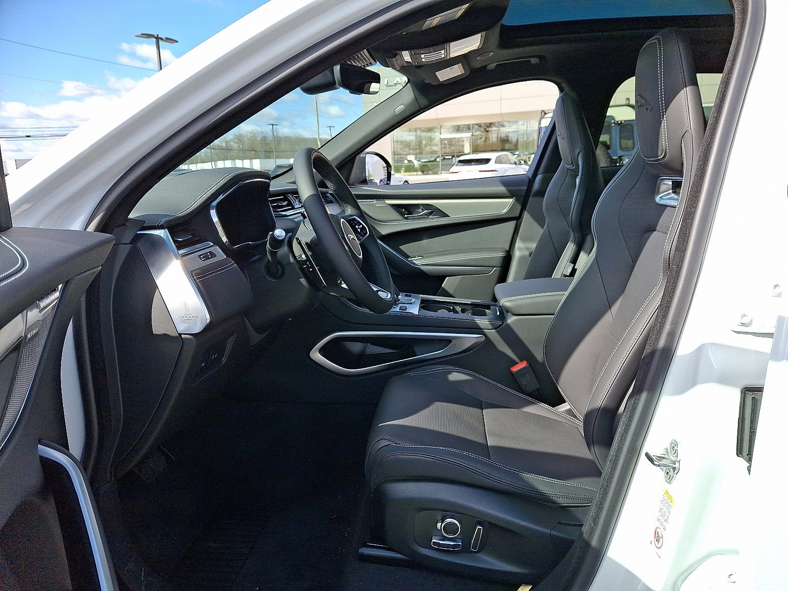 New 2026 Jaguar F-PACE R-Dynamic S image 11