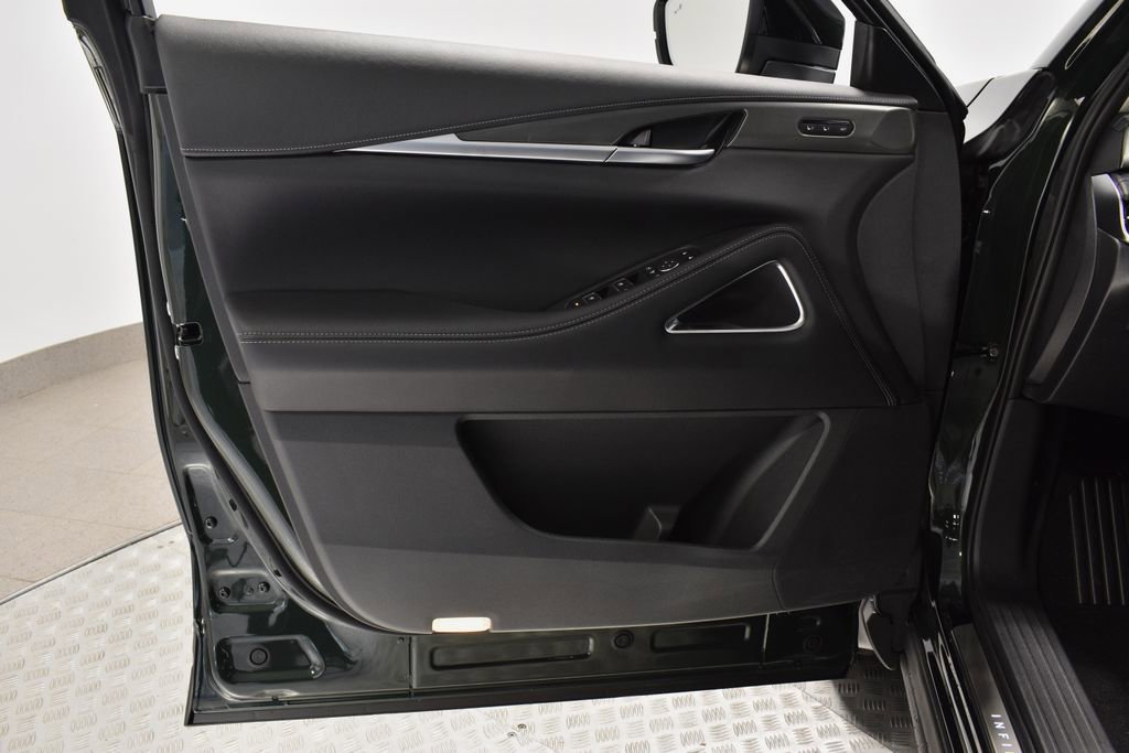 New 2026 INFINITI QX60 Luxe w/ Family Package image 9