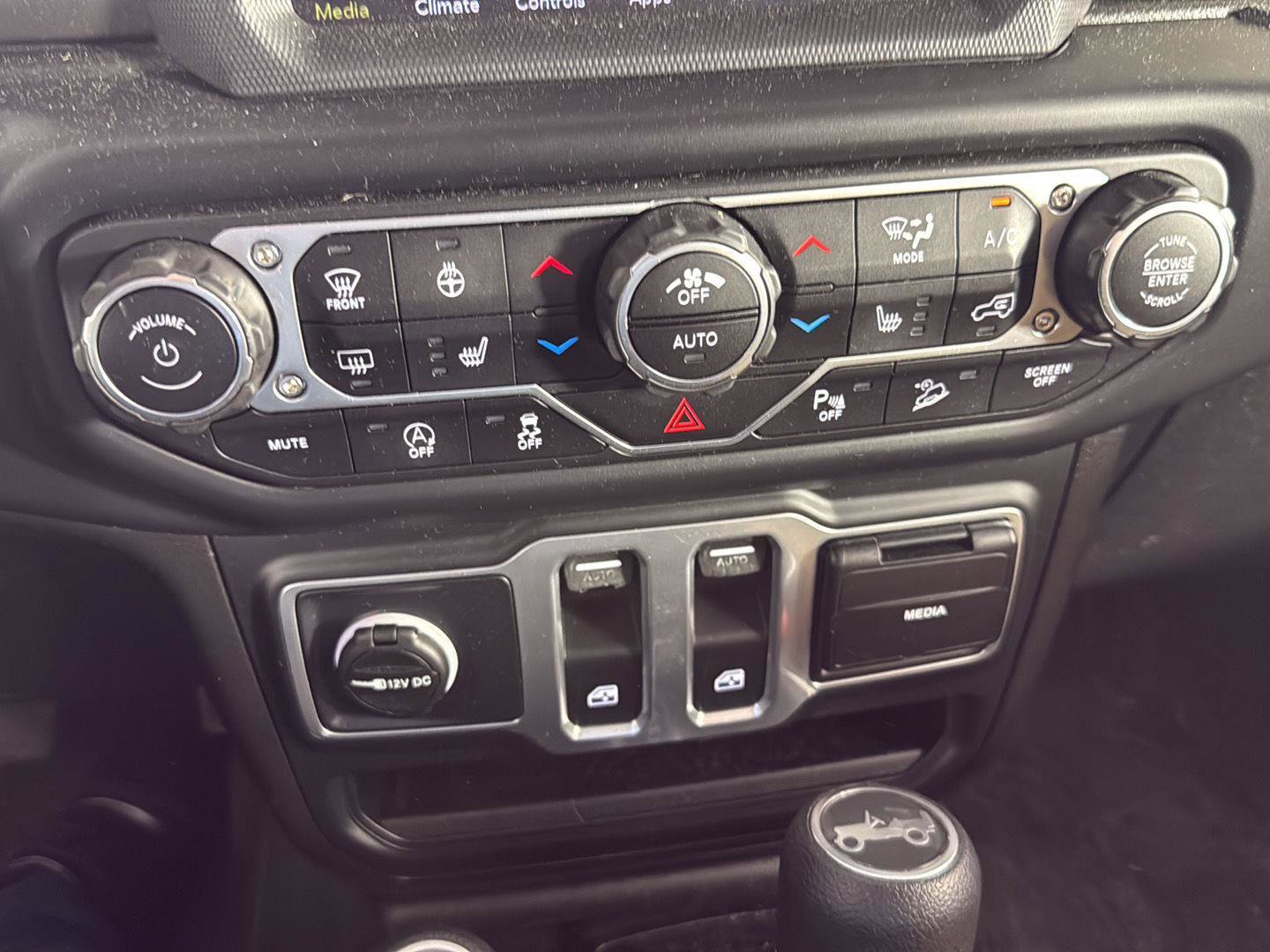 Used 2019 Jeep Wrangler Sport image 12