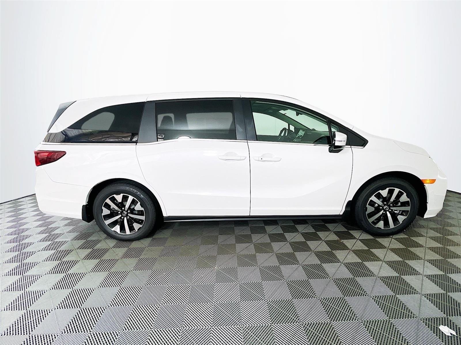 New 2026 Honda Odyssey EX-L image 9
