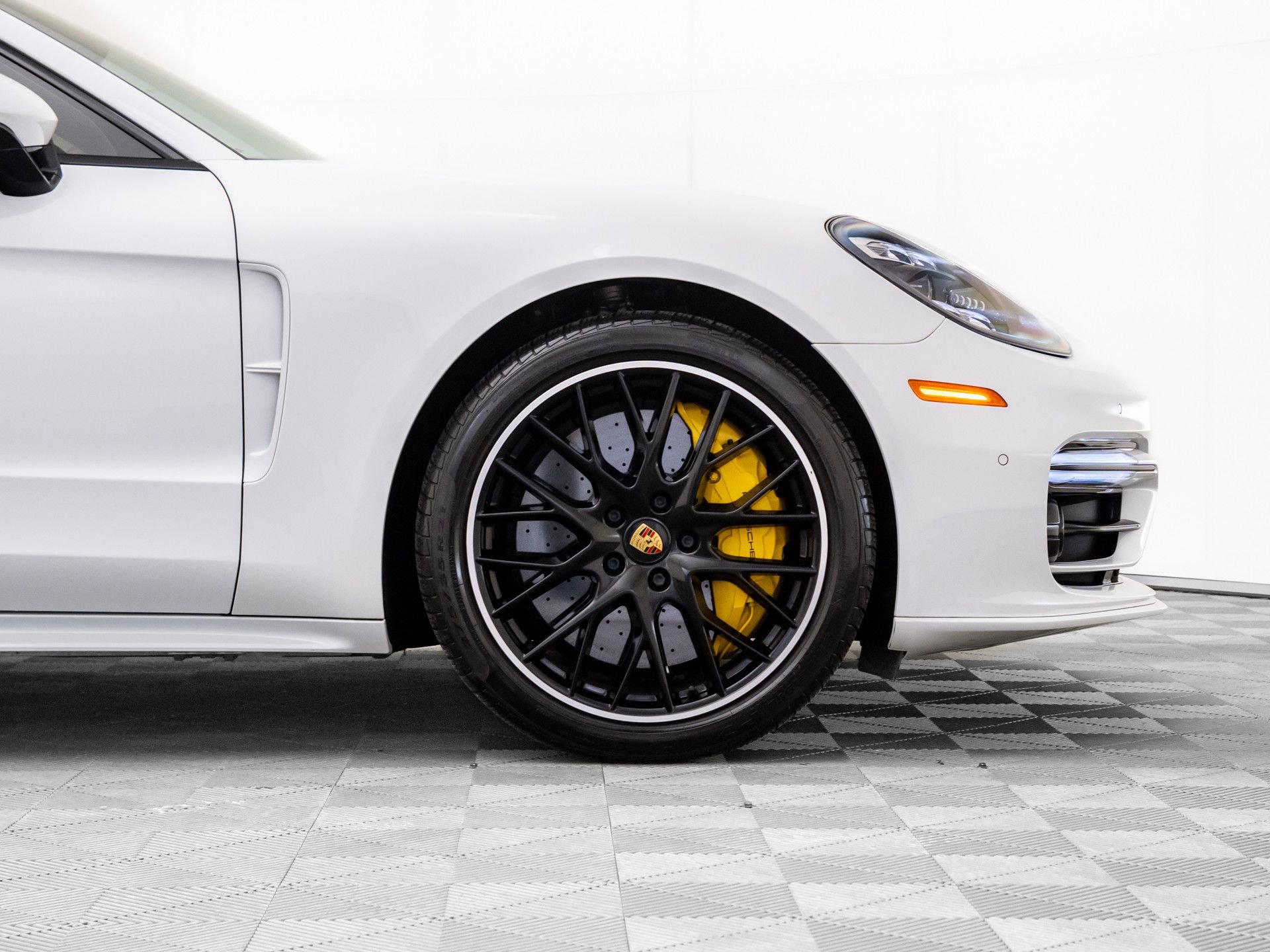Certified 2023 Porsche Panamera Turbo S image 35