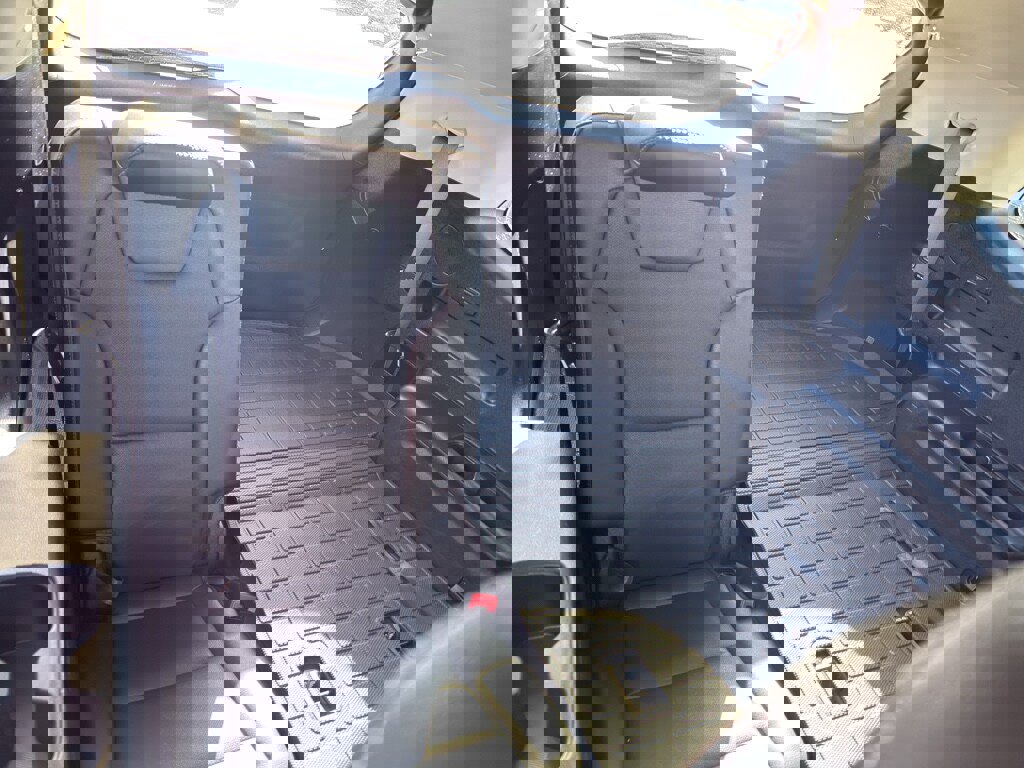 Used 2025 Kia Telluride EX w/ EX Captain's Chair Package image 20