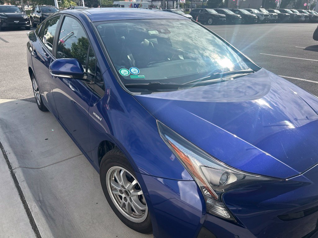 Used 2018 Toyota Prius Four FWD image 3