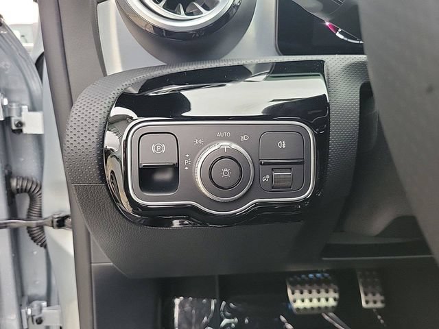 Certified 2025 Mercedes-Benz CLA 250 4MATIC image 39