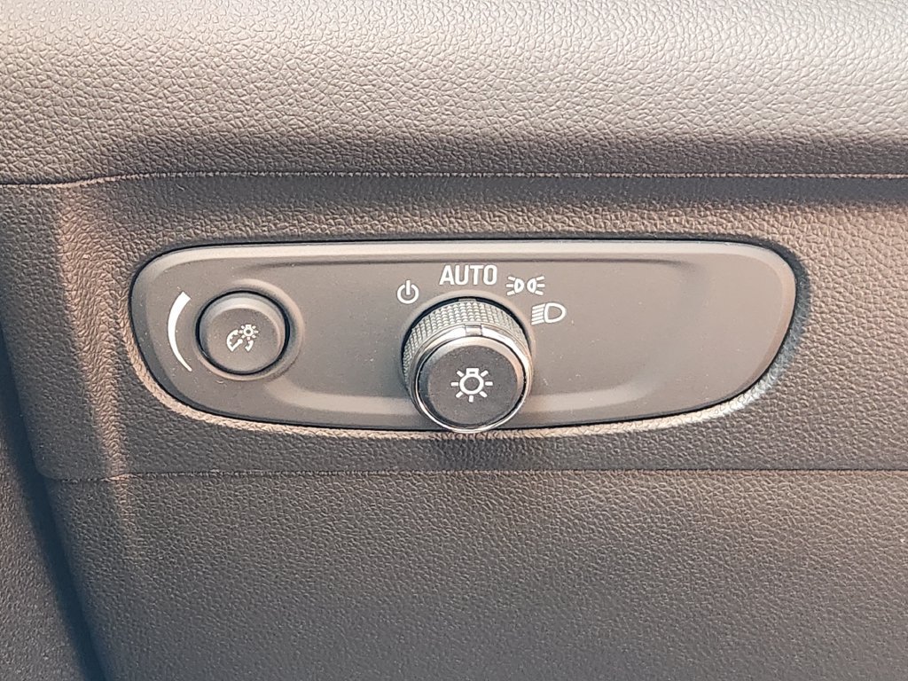 Used 2021 Buick Envision Preferred FWD image 22