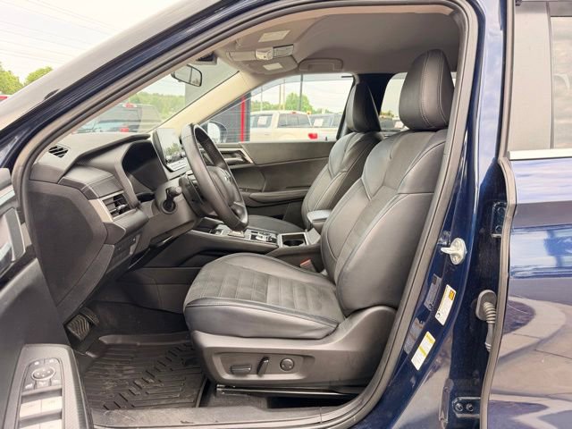 Used 2024 Mitsubishi Outlander AWD image 19