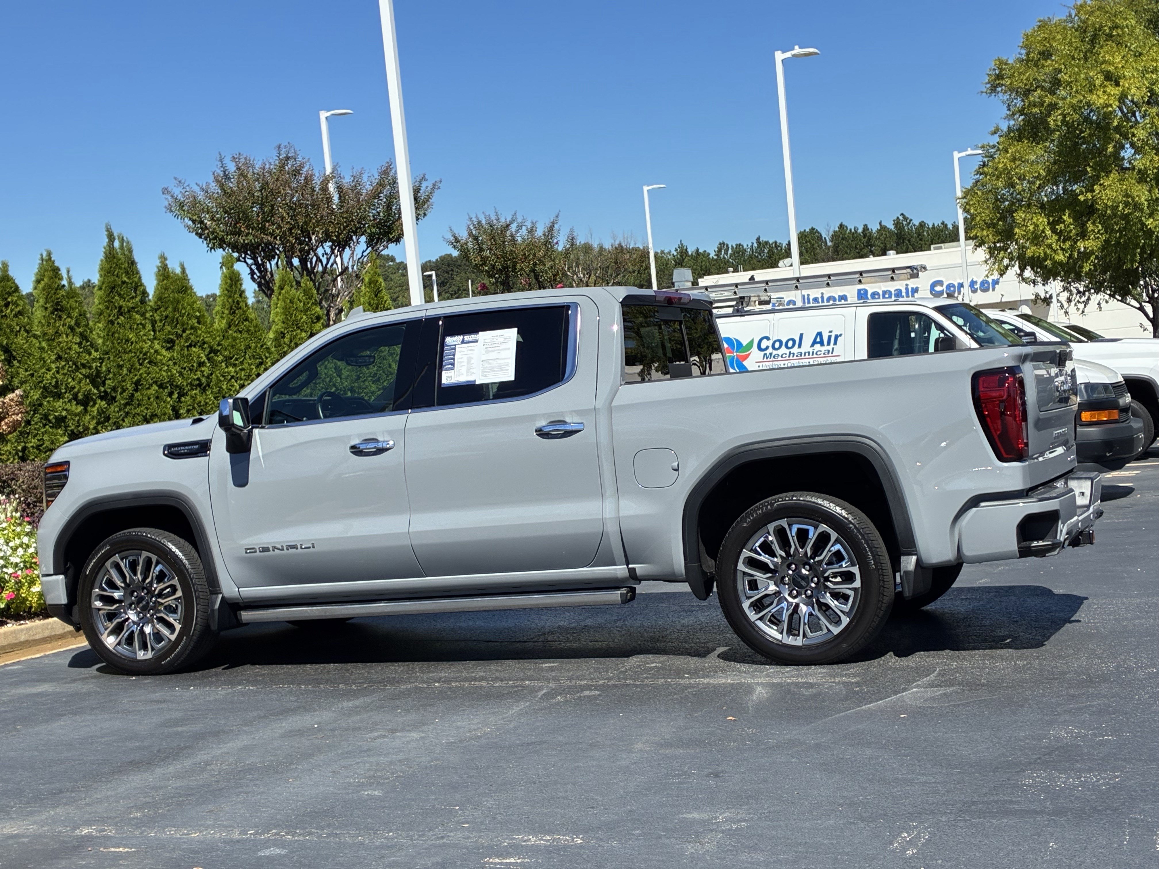 Used 2025 GMC Sierra 1500 Denali Ultimate AWD/4WD image 11