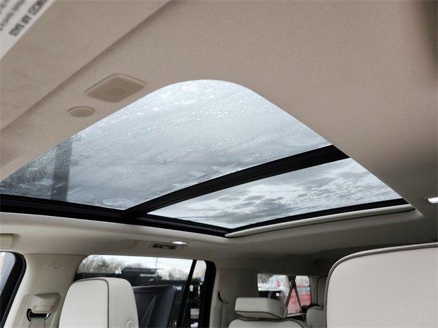 Used 2023 GMC Yukon XL Denali w/ Advanced Technology Package image 23