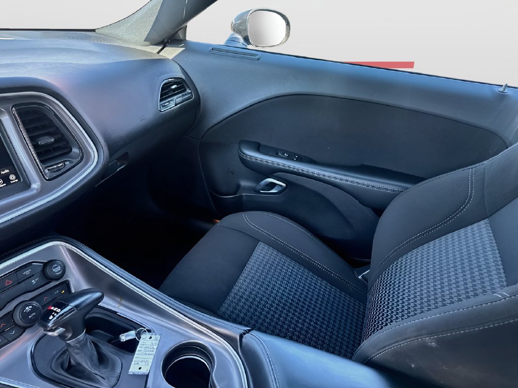 Used 2022 Dodge Challenger SXT RWD image 21