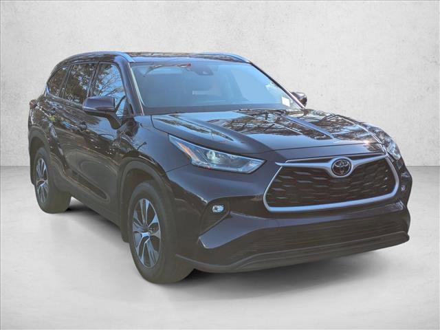 Used 2021 Toyota Highlander XLE image 8