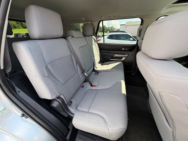 Used 2023 Toyota Sequoia SR5 AWD/4WD image 31