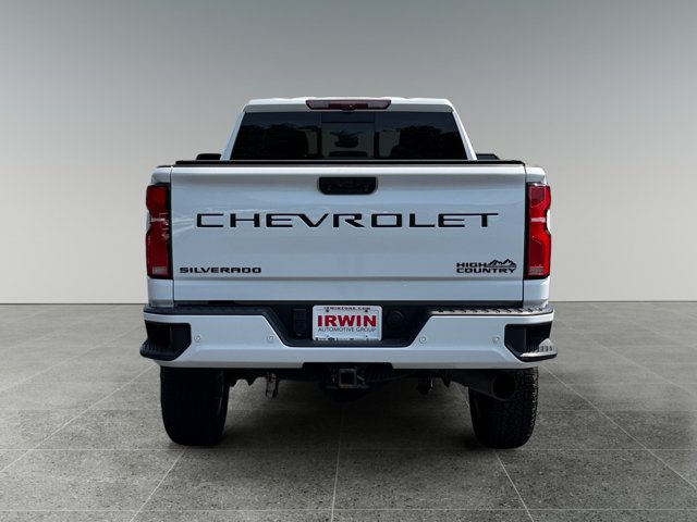 Used 2024 Chevrolet Silverado 2500 High Country w/ High Country Premium Package AWD/4WD image 4