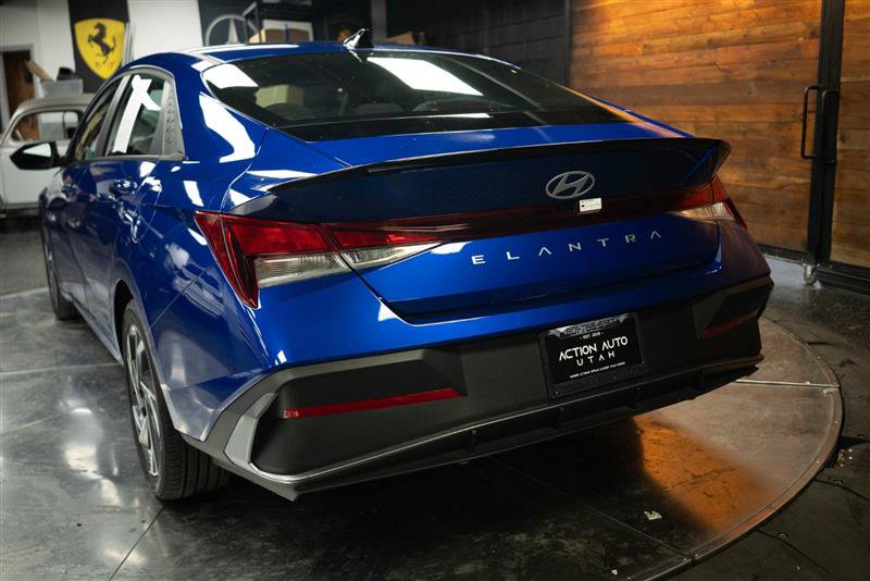 Used 2025 Hyundai Elantra Sport FWD image 6