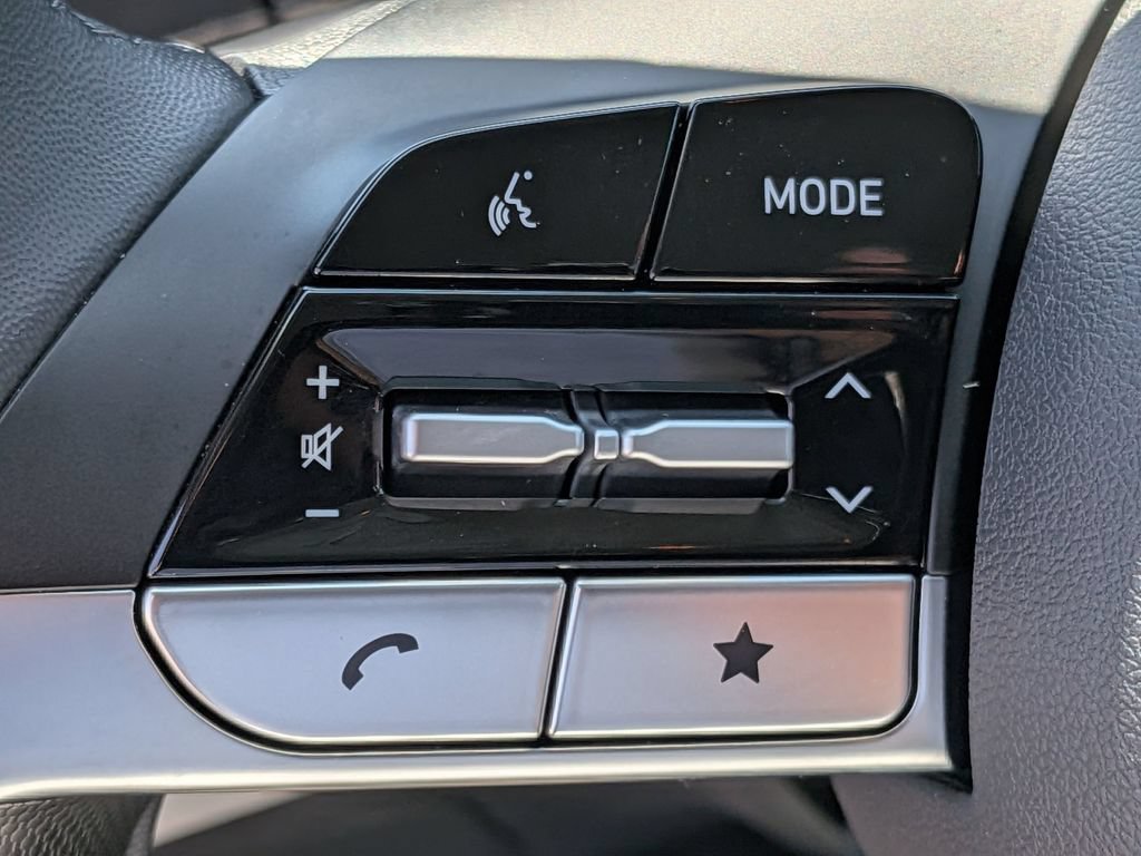 Certified 2026 Hyundai Elantra Limited FWD image 19