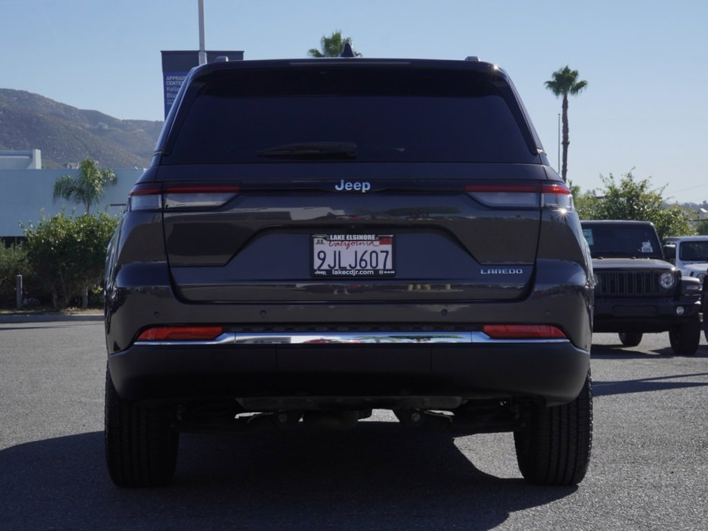 Certified 2022 Jeep Grand Cherokee Laredo w/ Luxury Tech Group I image 5