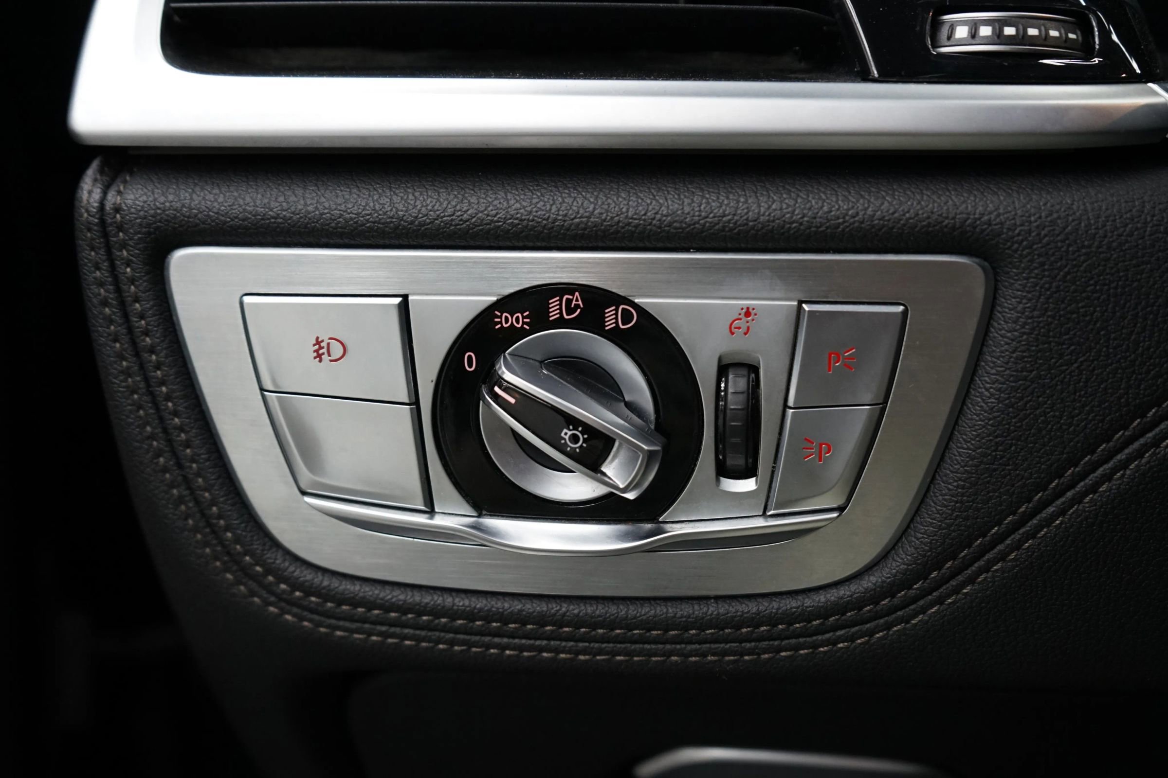 Used 2016 BMW 750i xDrive image 24