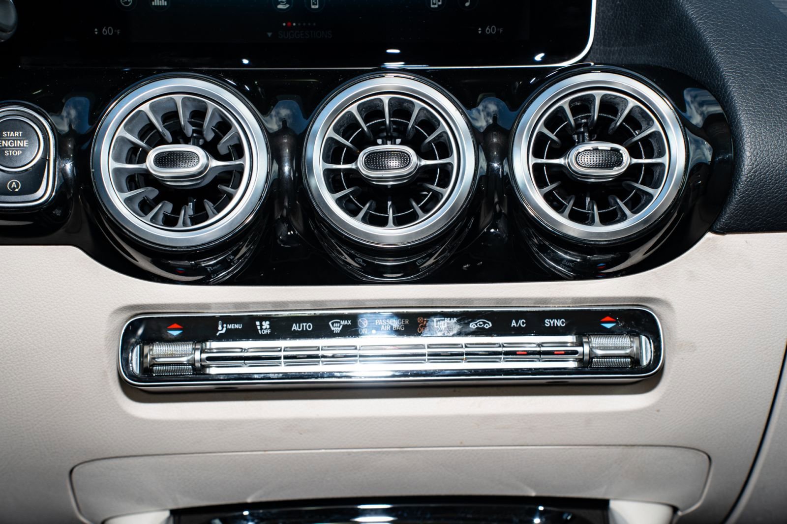 Used 2021 Mercedes-Benz GLA 250 w/ Premium Package image 24