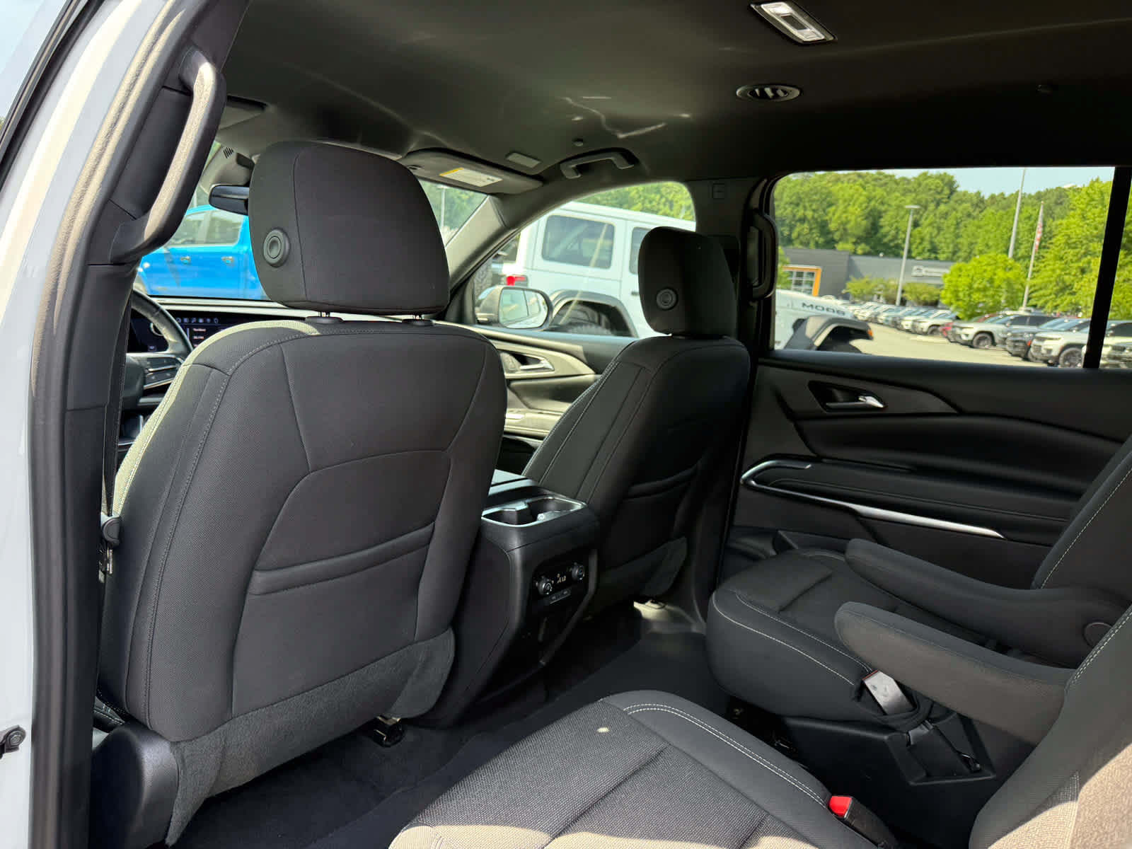Used 2024 Chevrolet Traverse LT FWD image 26