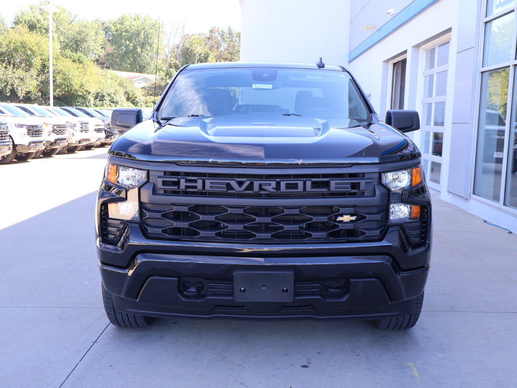 Used 2023 Chevrolet Silverado 1500 Custom AWD/4WD image 5