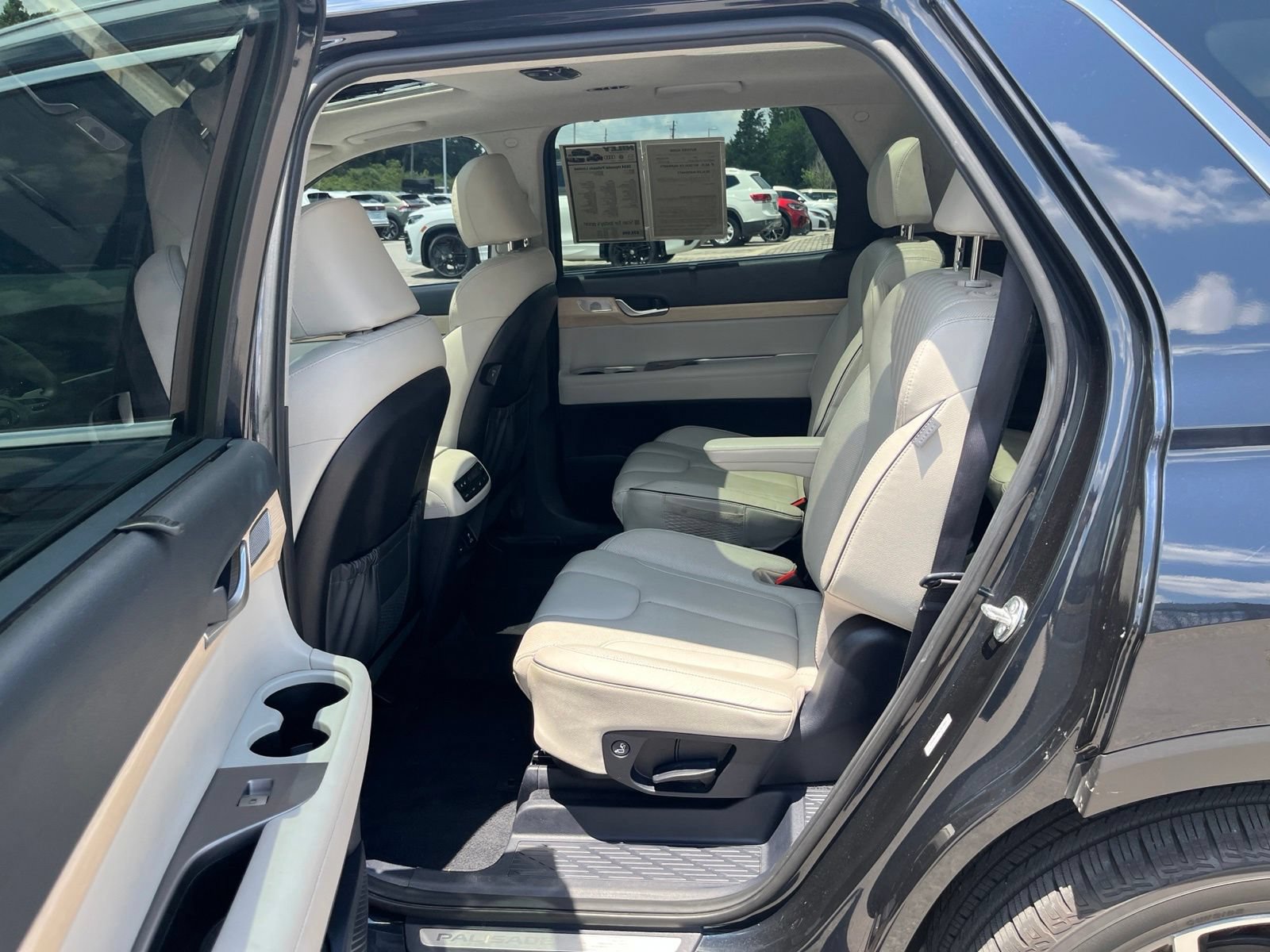 Used 2024 Hyundai Palisade Limited FWD image 32