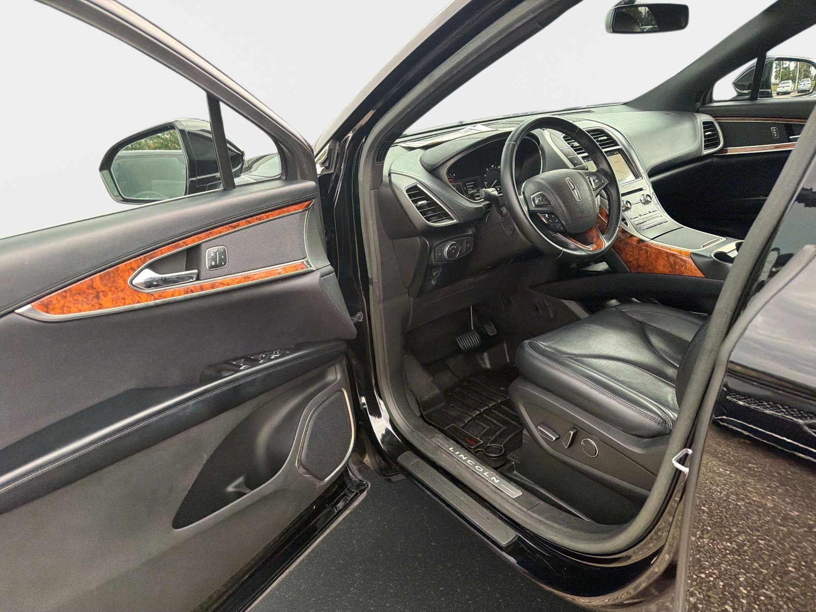 Used 2018 Lincoln MKX Reserve FWD image 20