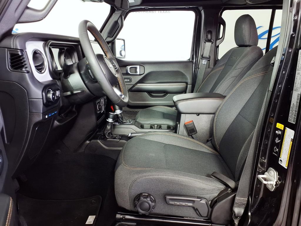 Used 2024 Jeep Wrangler Unlimited Sahara AWD/4WD image 8