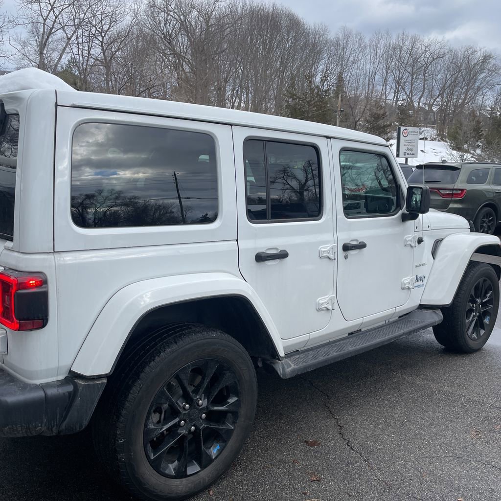 Used 2022 Jeep Wrangler Unlimited Sahara w/ Cold Weather Group image 8