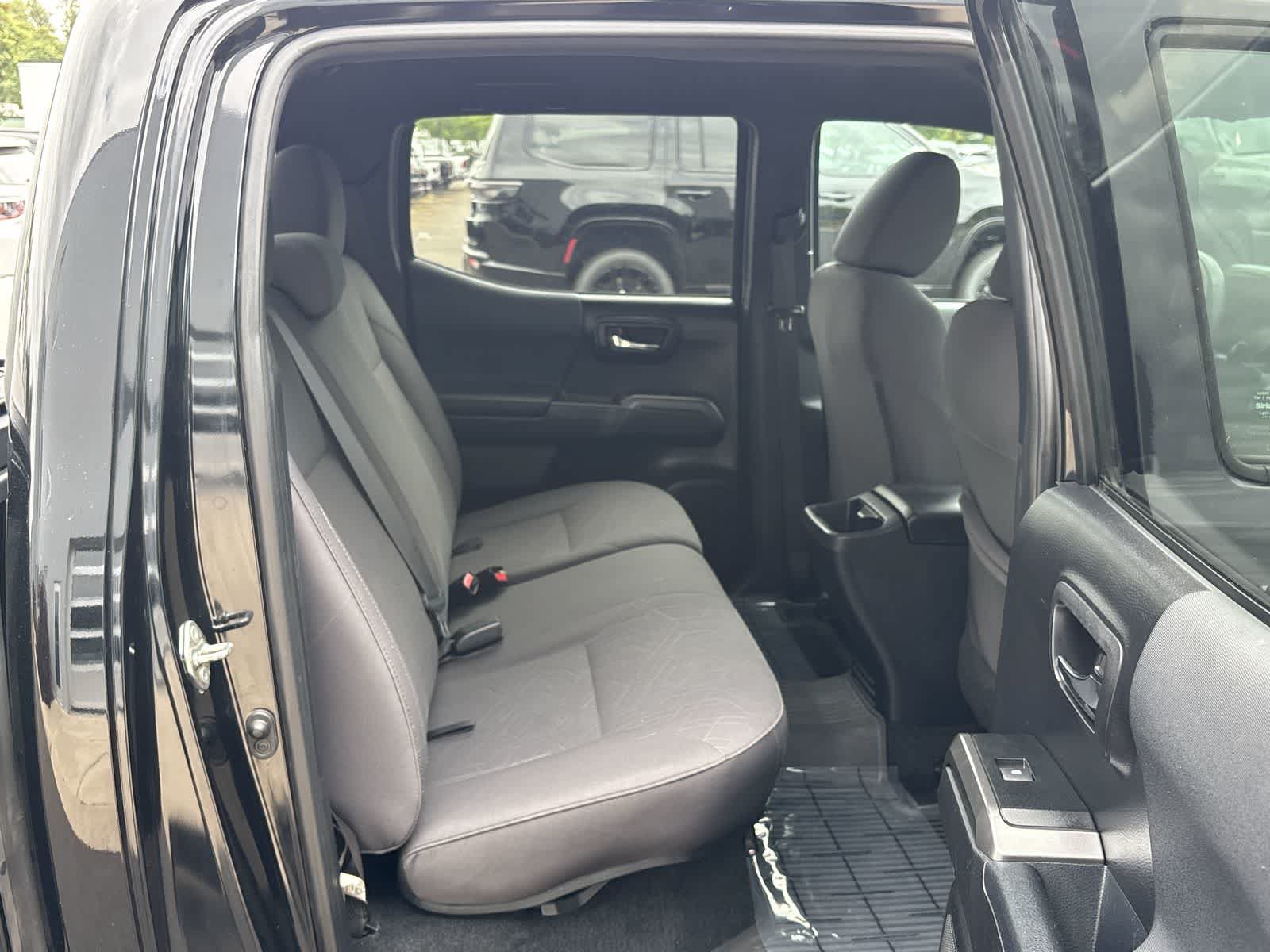 Used 2019 Toyota Tacoma TRD Off-Road AWD/4WD image 10