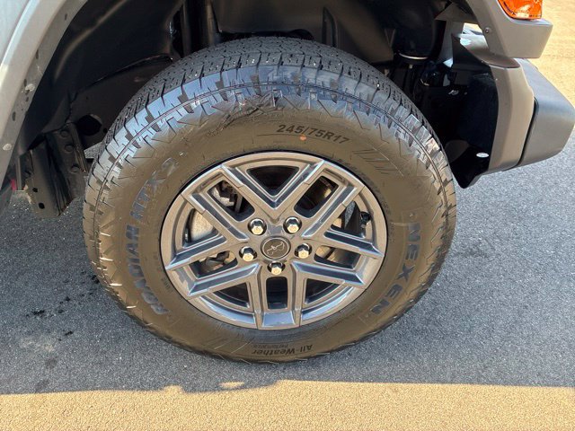 Used 2024 Jeep Wrangler Unlimited Sport AWD/4WD image 10