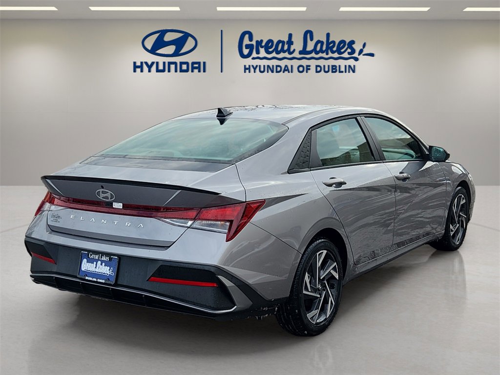Used 2025 Hyundai Elantra Sport image 5