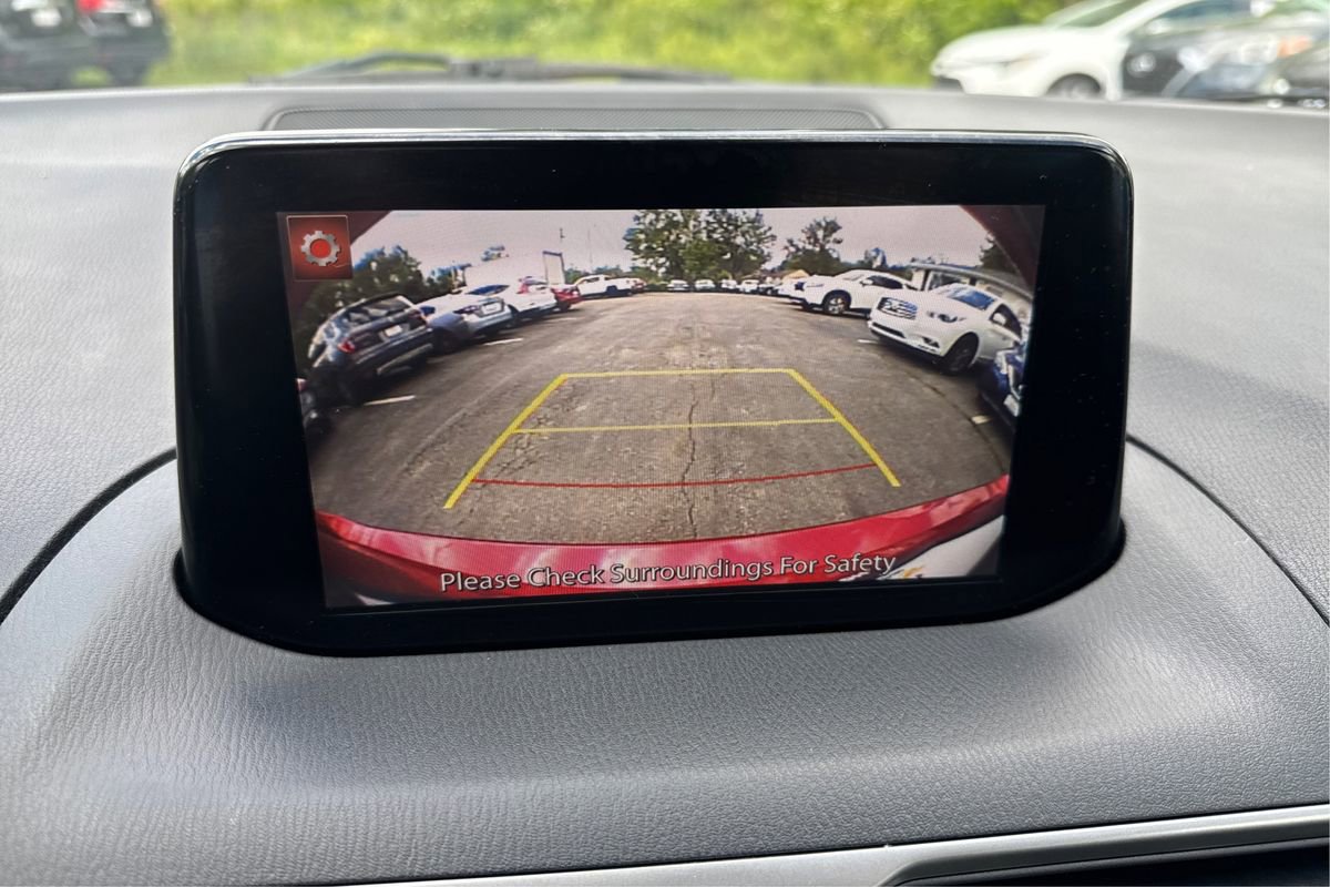 Used 2018 MAZDA MAZDA3 Sport FWD image 22