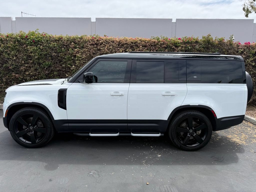 Used 2023 Land Rover Defender 130 SE AWD/4WD image 7